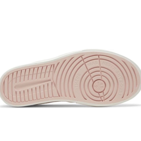 NIB Women’s Jordan Series.03 'Atmosphere’ in Atmosphere/Black/Univ Red/Sail - Picture 4 of 10